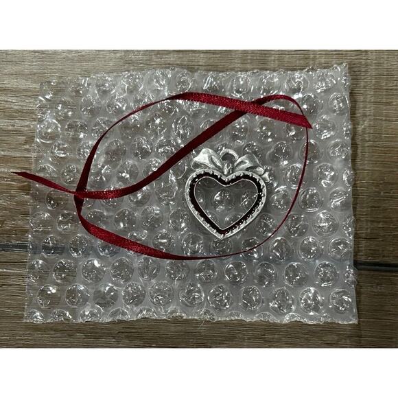 Longaberger Sweetest Heart Tie On NEW Pewter Valentines ornament - Picture 1 of 3